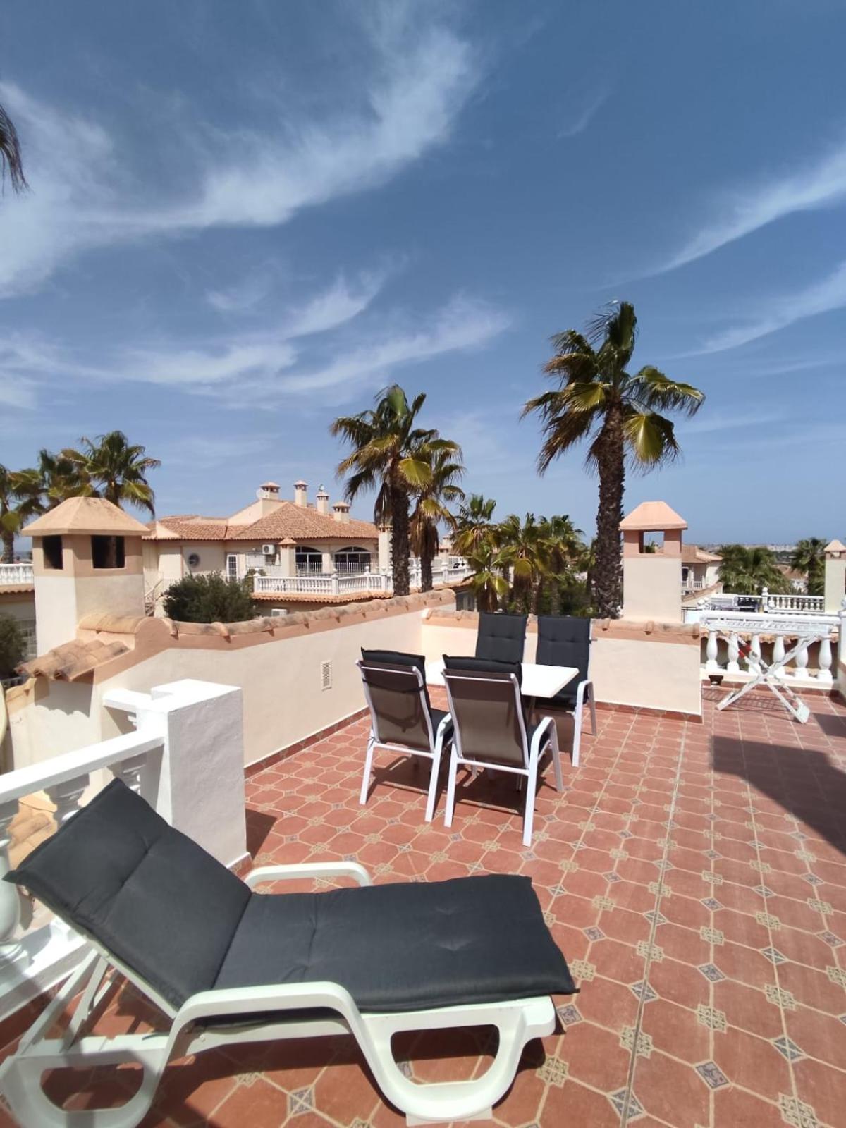 Schoenes Ruhiges Rooftop Apartment Mit Grosser Dachterrasse トレビエハ エクステリア 写真
