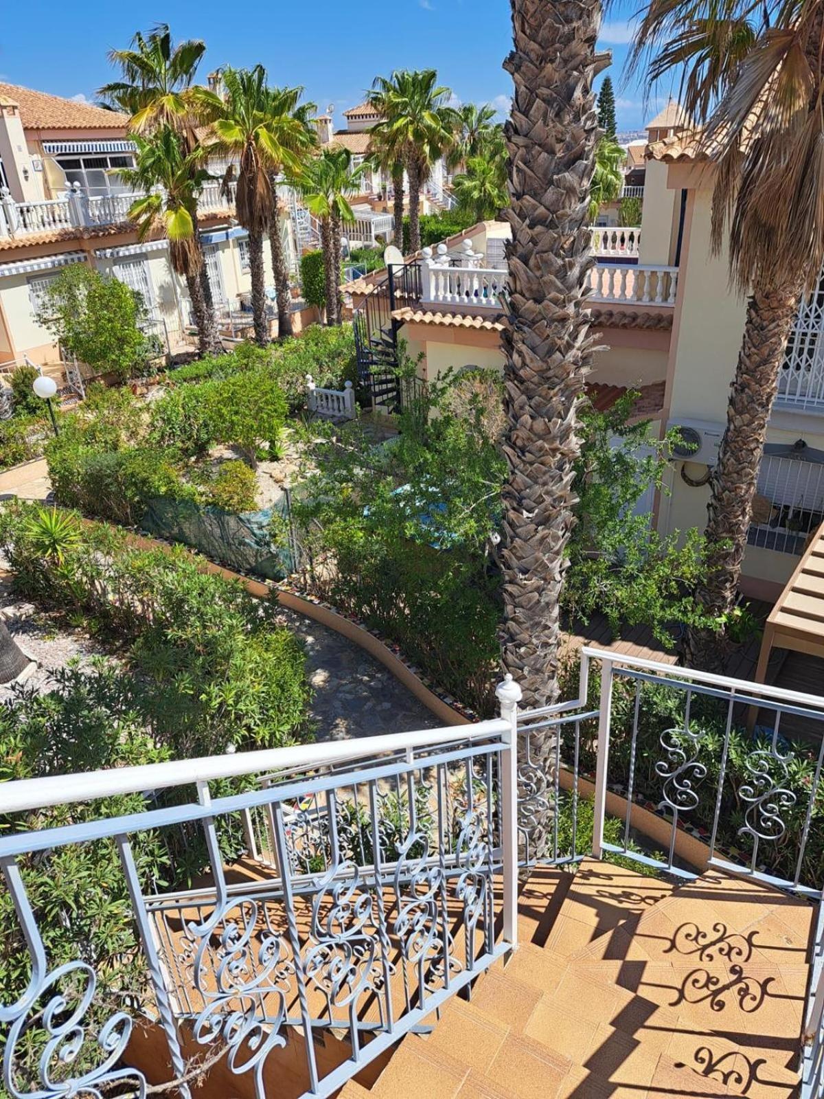 Schoenes Ruhiges Rooftop Apartment Mit Grosser Dachterrasse トレビエハ エクステリア 写真