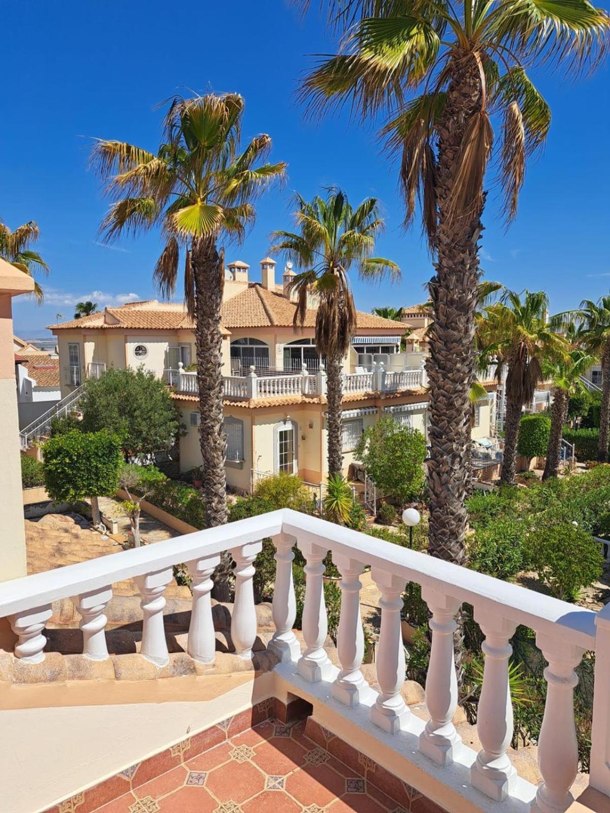 Schoenes Ruhiges Rooftop Apartment Mit Grosser Dachterrasse トレビエハ エクステリア 写真